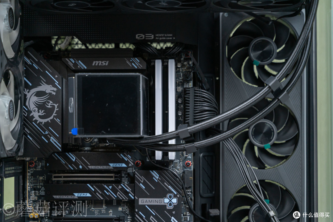 双屏新玩法,高颜值又能打!超频三双境 DX360Pro ARGB水冷 评测