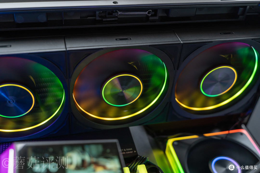 双屏新玩法,高颜值又能打!超频三双境 DX360Pro ARGB水冷 评测