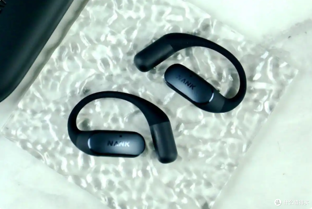 谁说开放式耳机必漏音又糊?这款百元机让地铁路人听不见你的歌