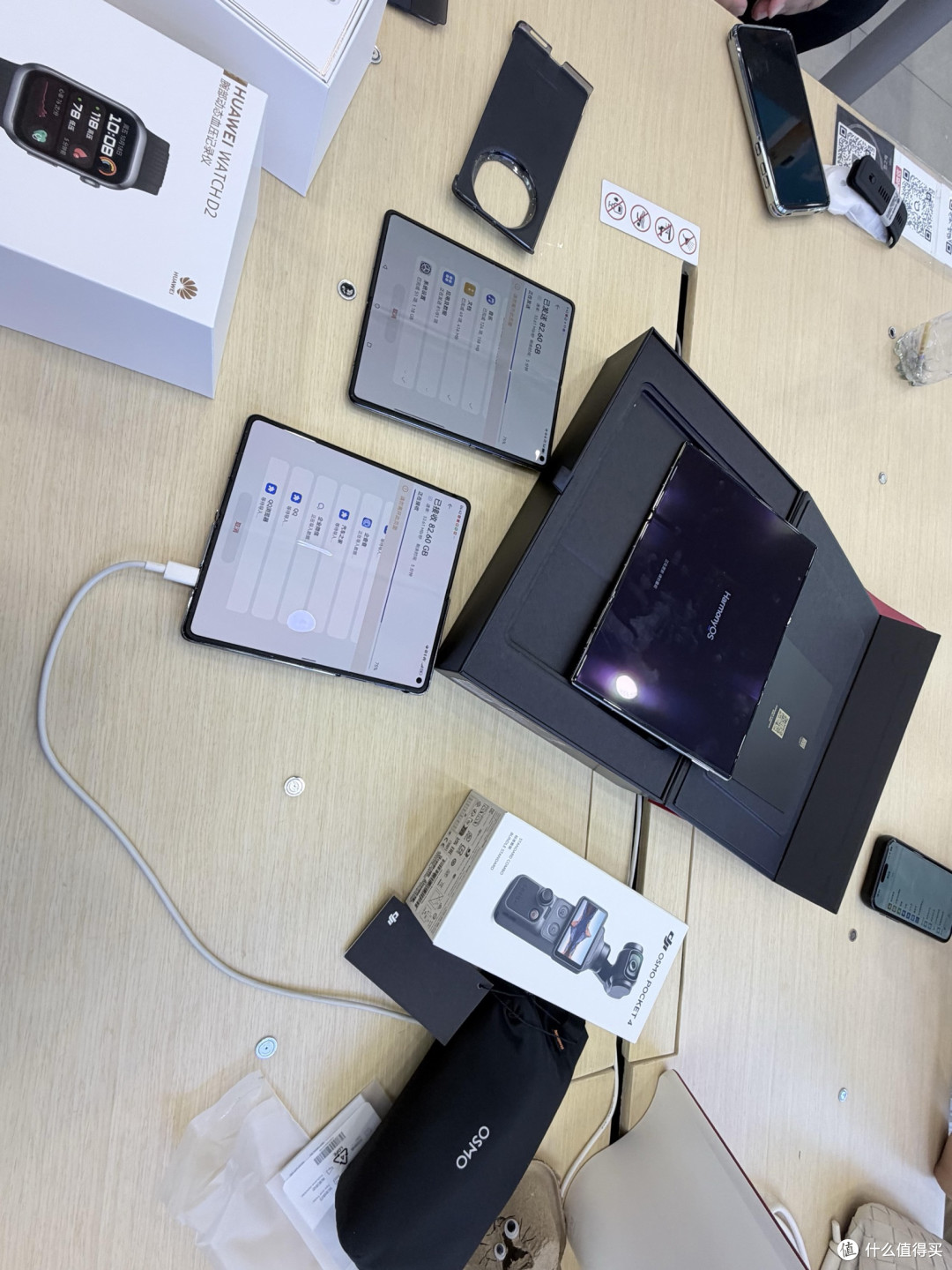 9月换机抄作业:华为Mate XT 2三折叠值不值得等