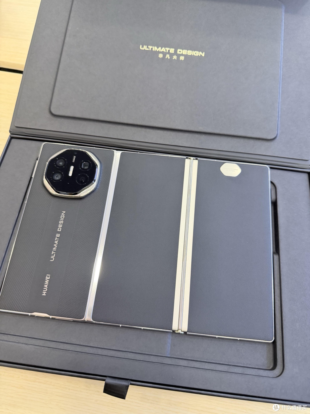 9月换机抄作业:华为Mate XT 2三折叠值不值得等