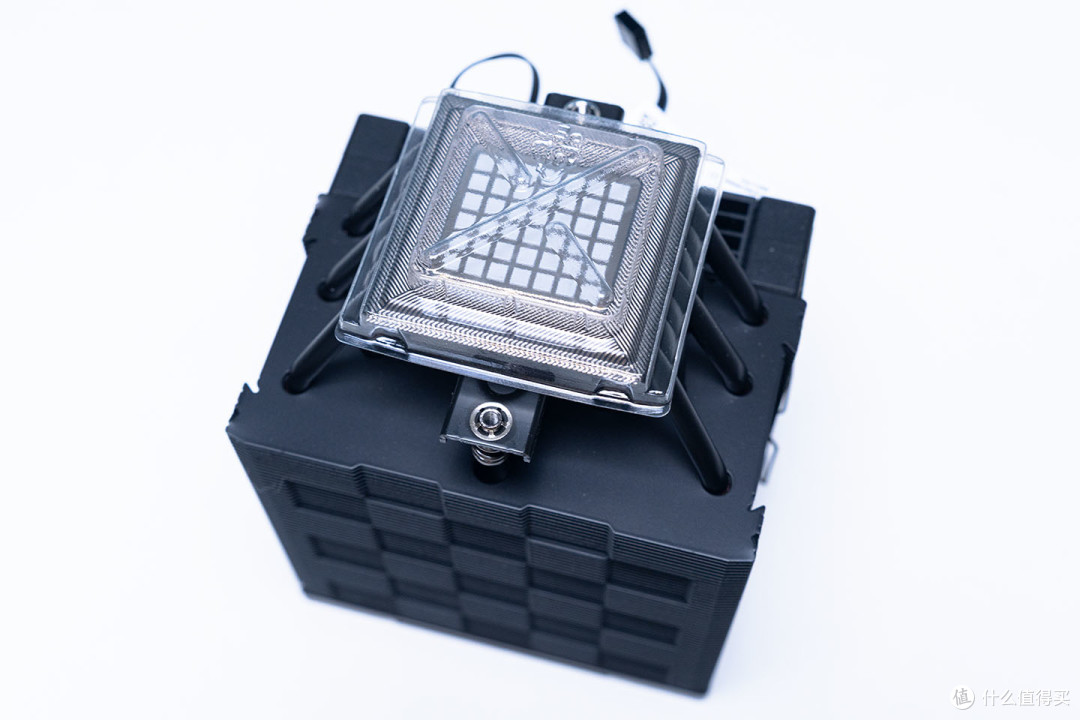 乔思伯X400CG+冰立方AK700 VC+安耐美金竞蝠GM850W装机展示