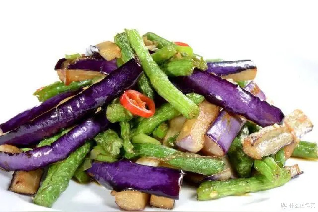 茄子烧豆角：家常菜的朴实美味