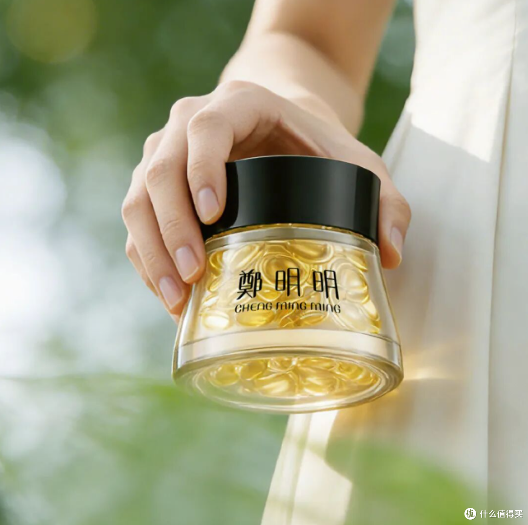 面霜眼霜开封就 “长毛”?未必是质量问题,注意这些储存细节