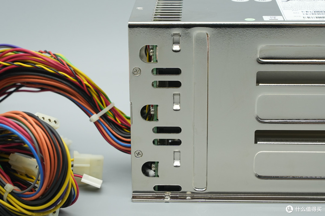 支持2+1冗余热插拔,3Y POWER电源笼拆解
