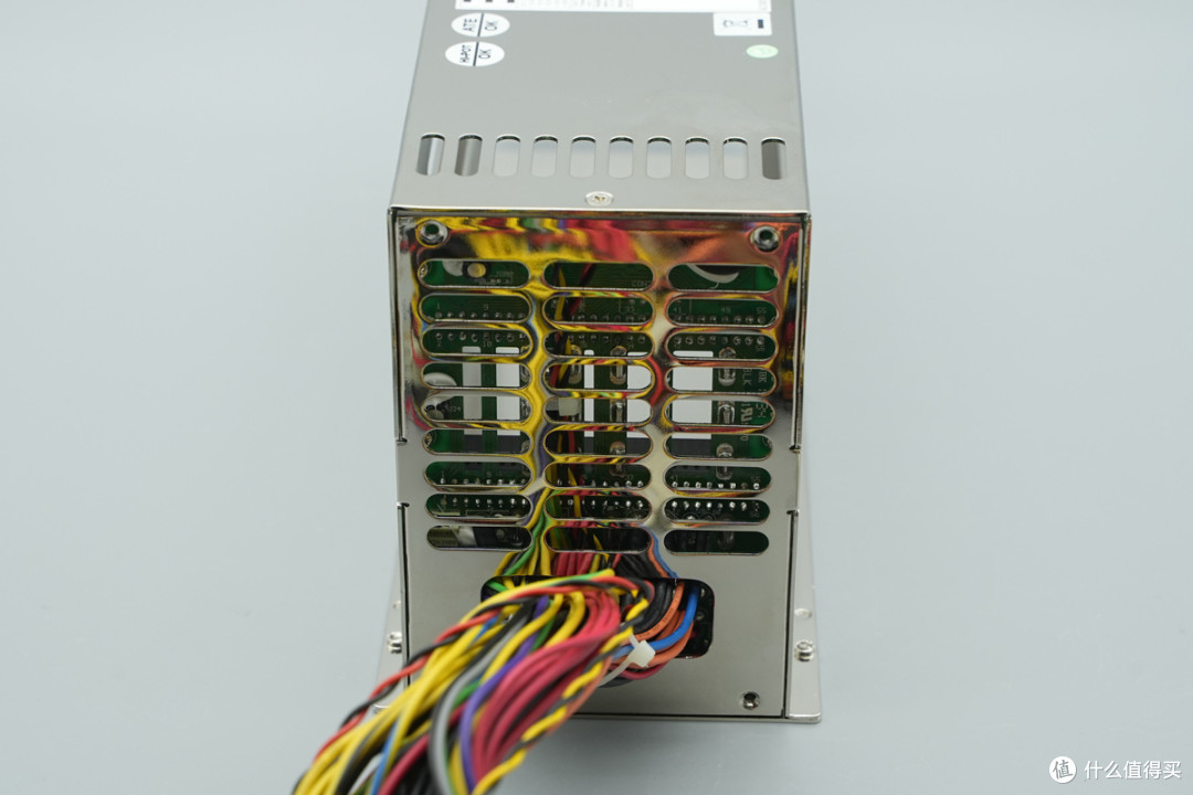 支持2+1冗余热插拔,3Y POWER电源笼拆解