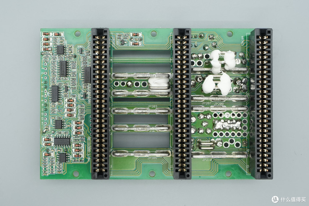 支持2+1冗余热插拔,3Y POWER电源笼拆解