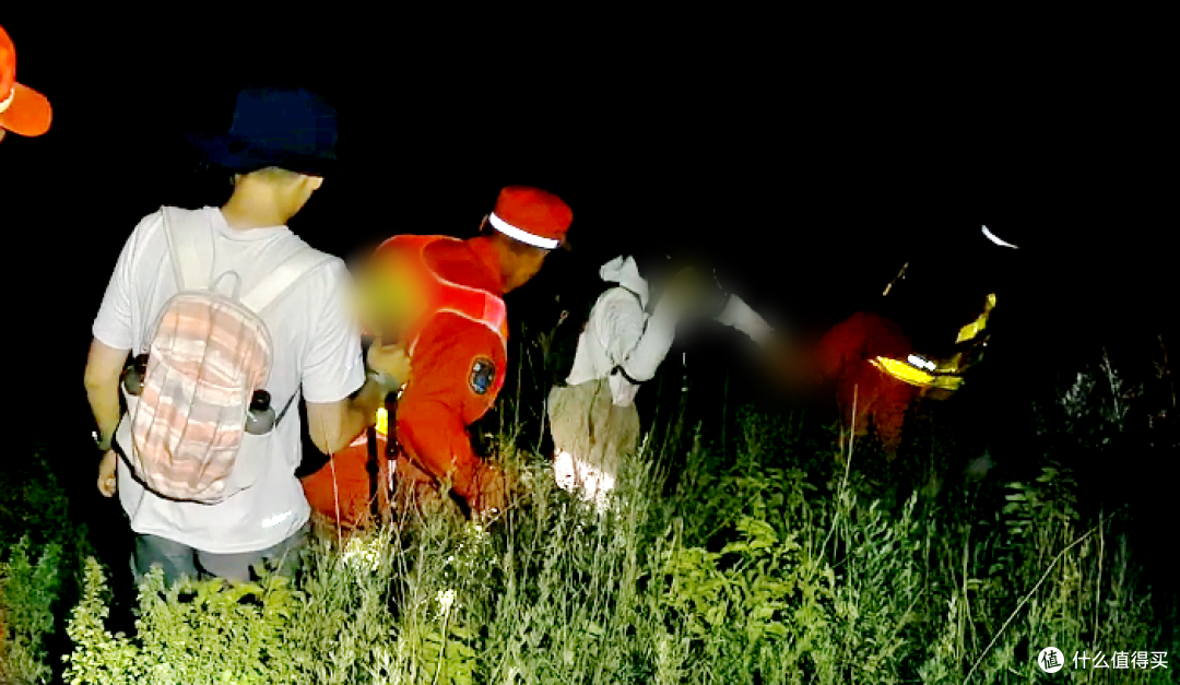 山野备忘录|"带女儿爬山散散心"——深夜 7 小时,父女俩困在贺兰山上