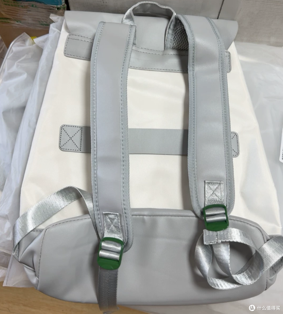 当初OPPO商城卖100多的赠品包,现在二手鱼25包邮,是不是好价?