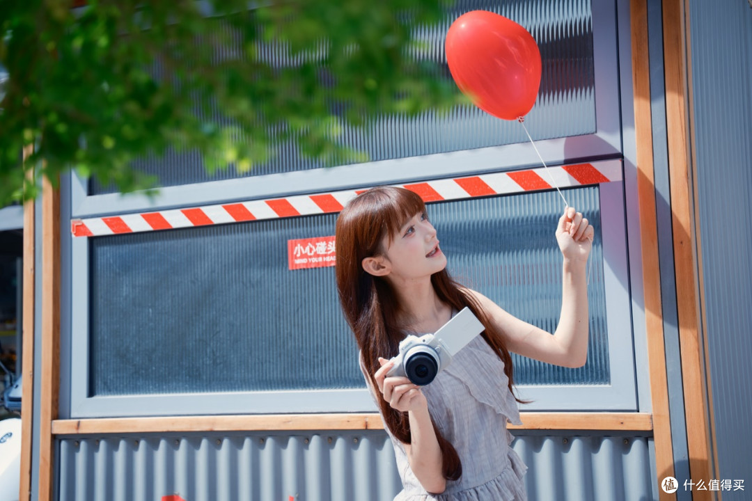 上手佳能 EOS R50:直出能打颜值在线,入门人像的省心之选