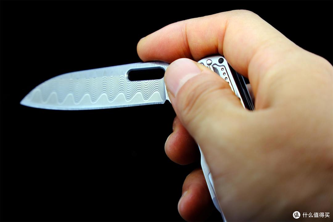 一把送给中年人的“手办”——瑞士科技大马士革多功能刀