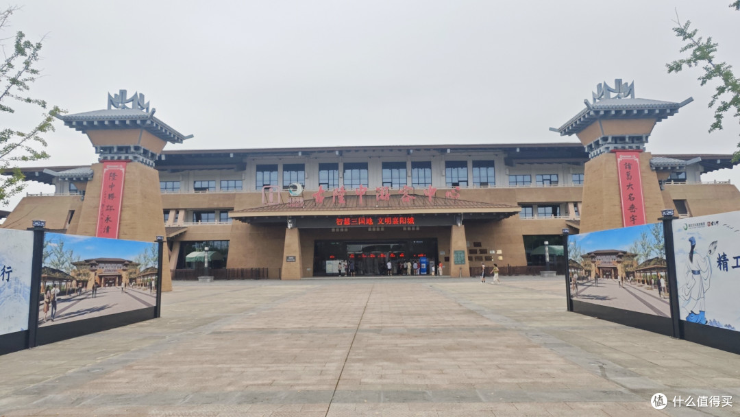 踏千年城墙忆烽火，入古隆中拜卧龙，这才是襄阳的正确打开方式。