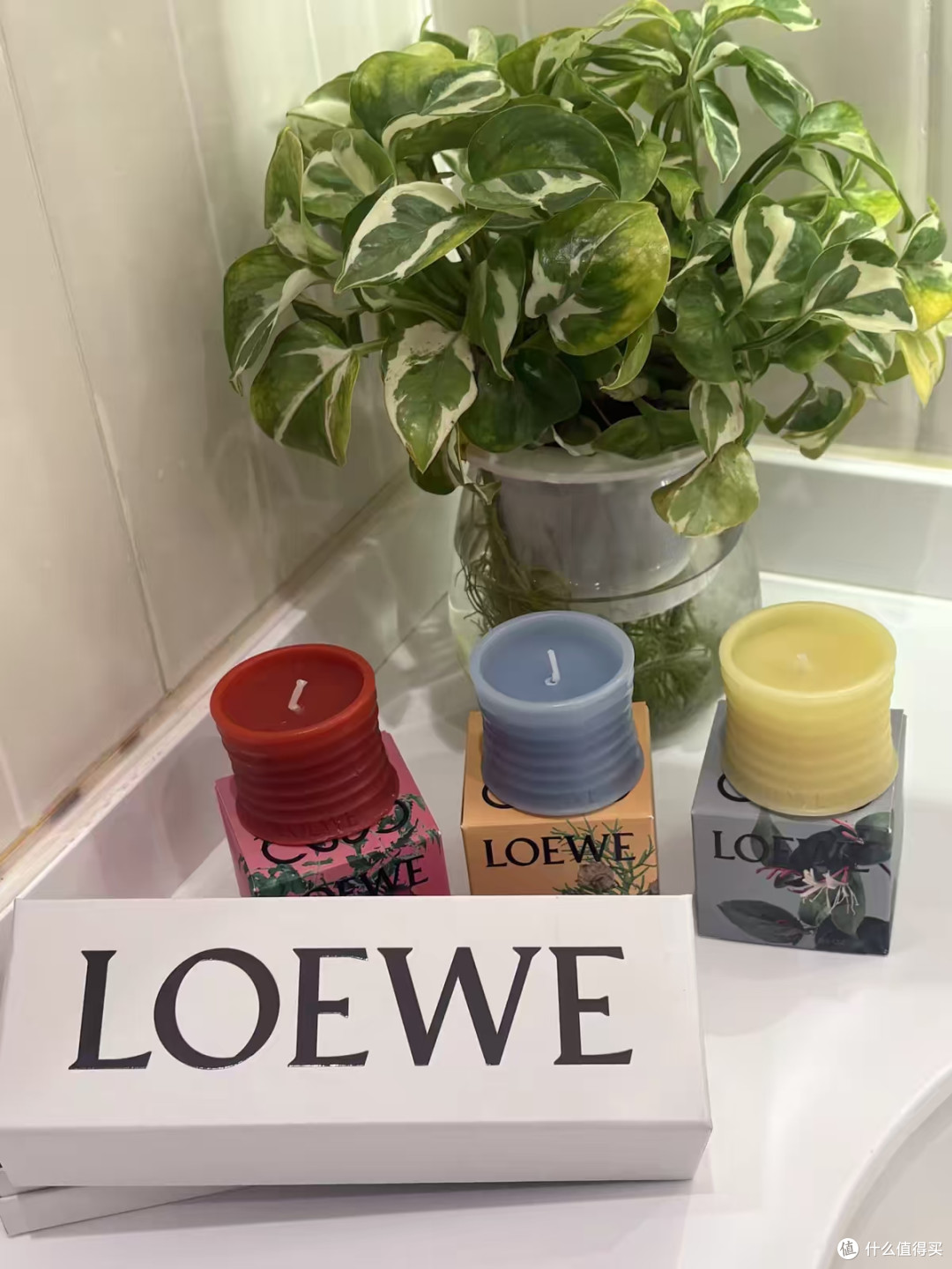 谁懂！LOEWE 这套迷你蜡烛礼盒太适合入门 & 送礼✨
