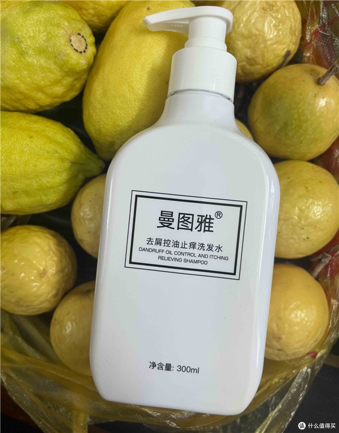 早晨洗头下午就油的通勤族，去屑止痒控油洗发水按场景选不塌不痒