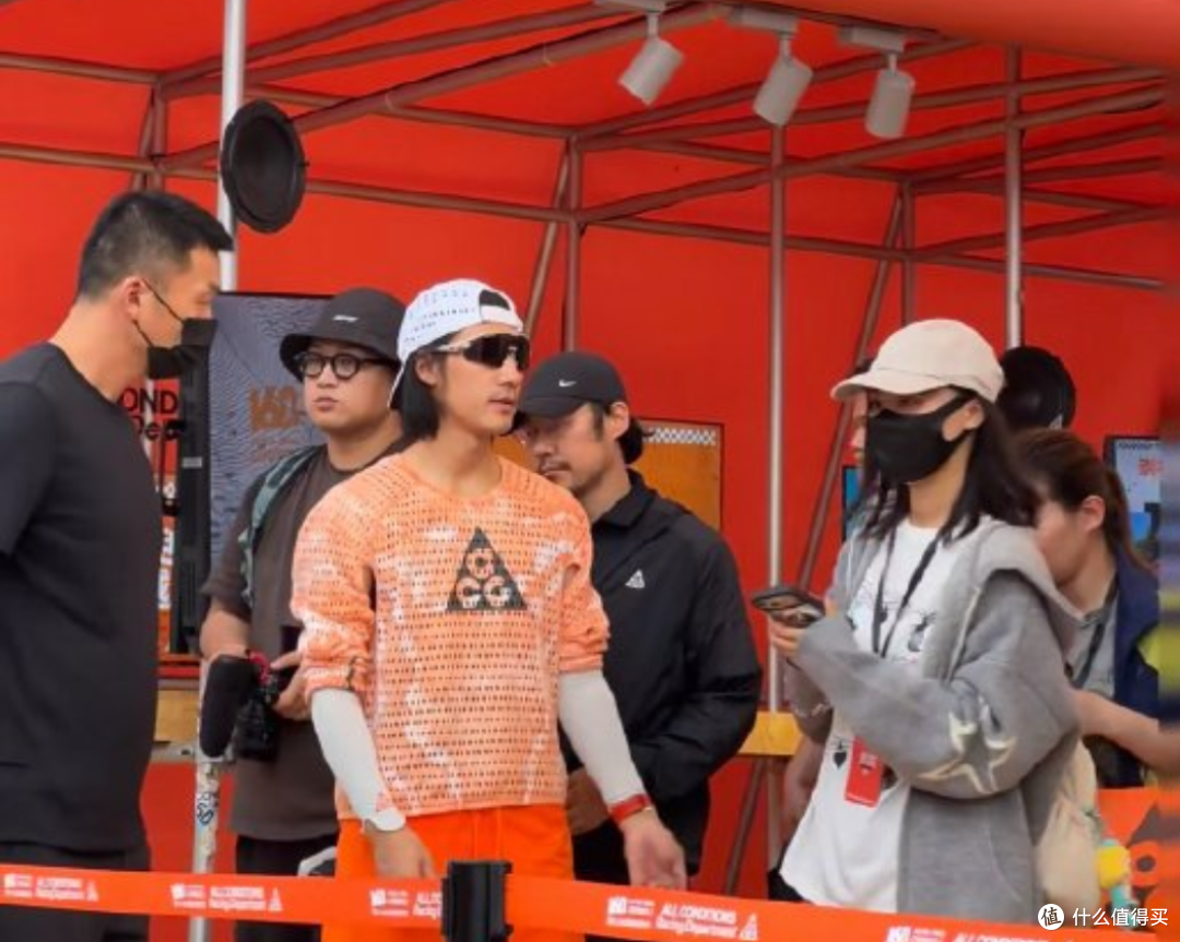 赵奕欢和杨祐宁跑 UTMB:专业户外品牌,为什么开始找明星?