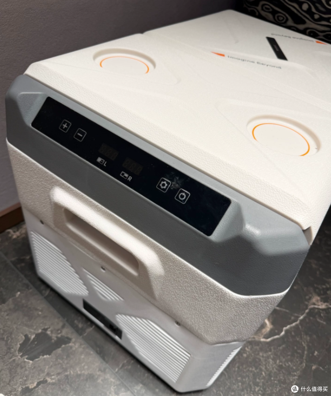 极氪车载冰箱二手鱼五折左右,双区温控压缩机制冷,卖520贵不贵