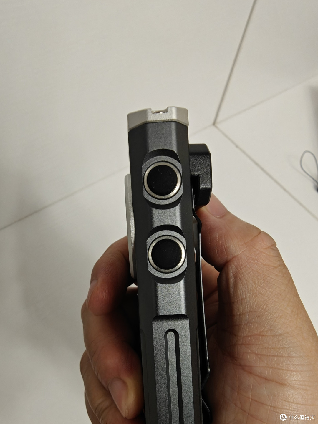 露营日用双在线!宇穹AC05多功能手电筒小巧巨能打