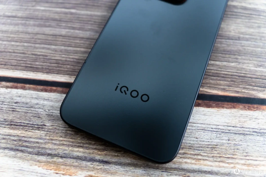 「顶级性能释放」第五代骁龙8至尊版加持 iQOO 15 Ultra 深度体验