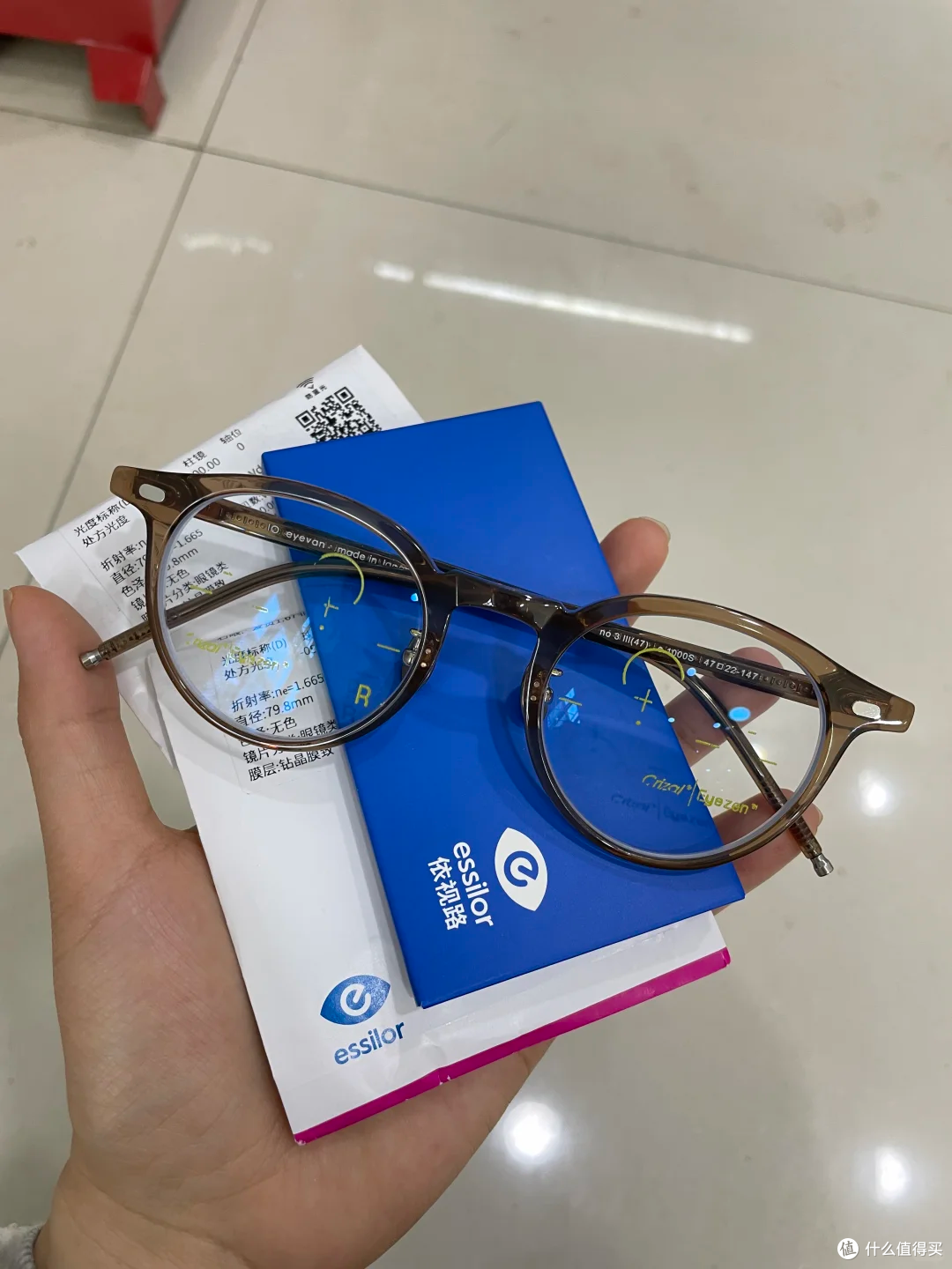 单品研究|依视路镜片:花多少钱才算“买对了”?