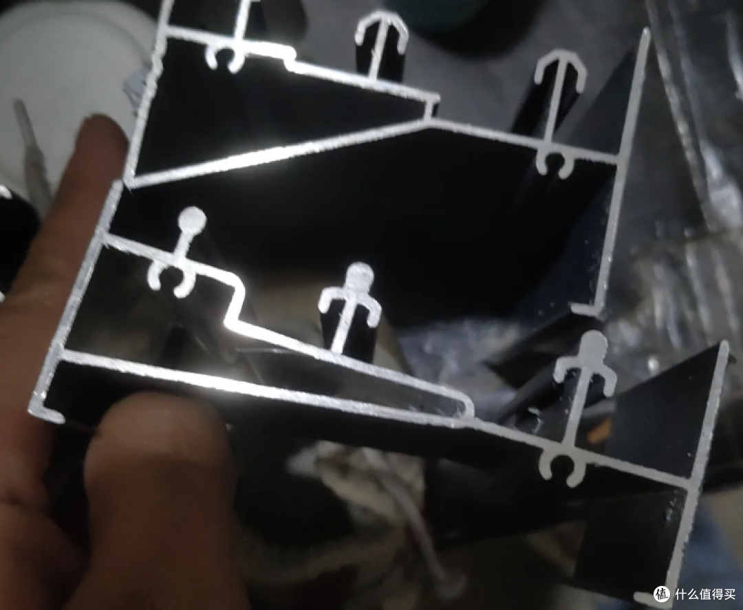 铝合金1.4厚度到底看哪里?教你准确判断门窗型材壁厚,别再被忽悠