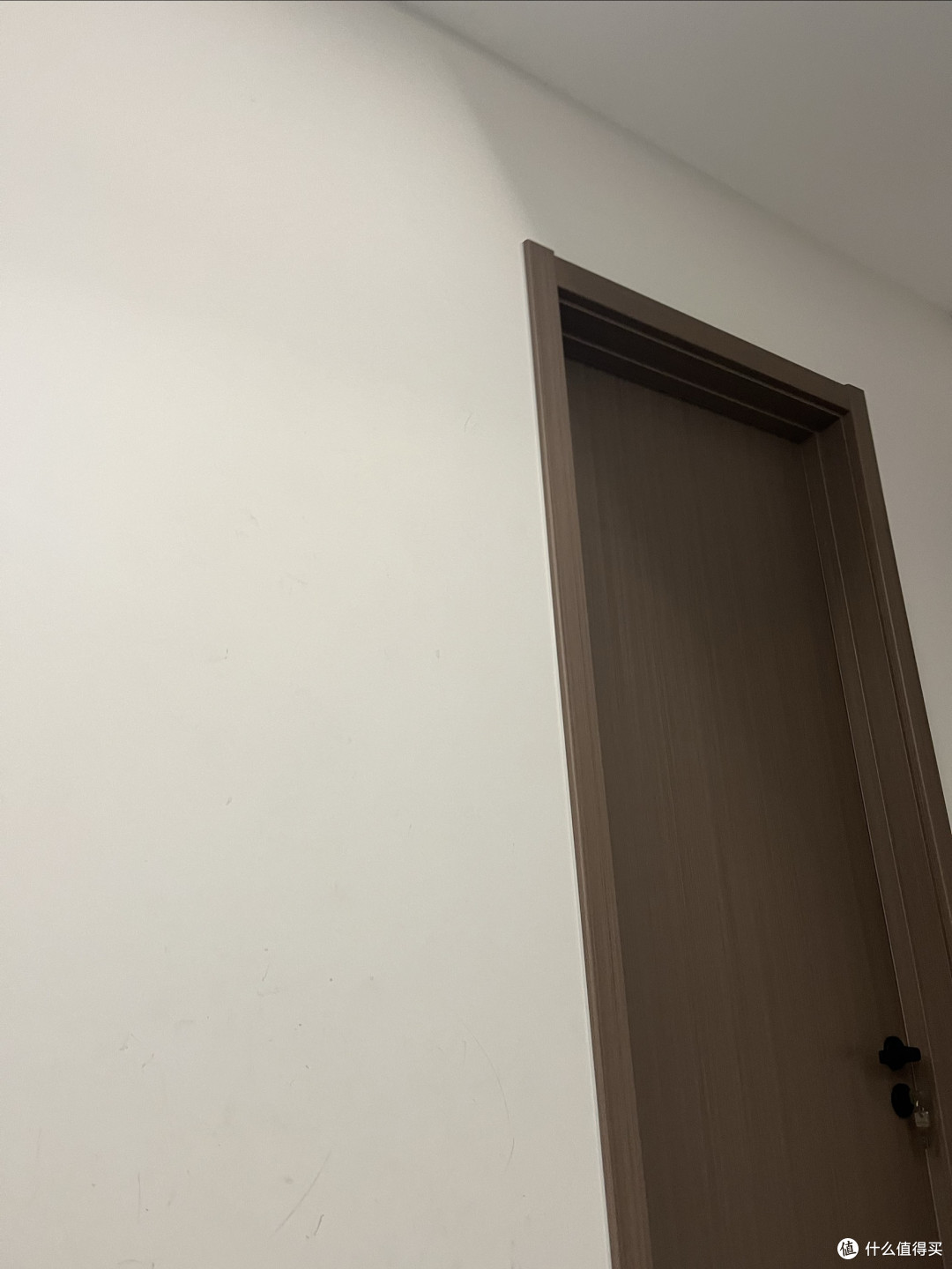 小户型改造：浅色系与多功能家具