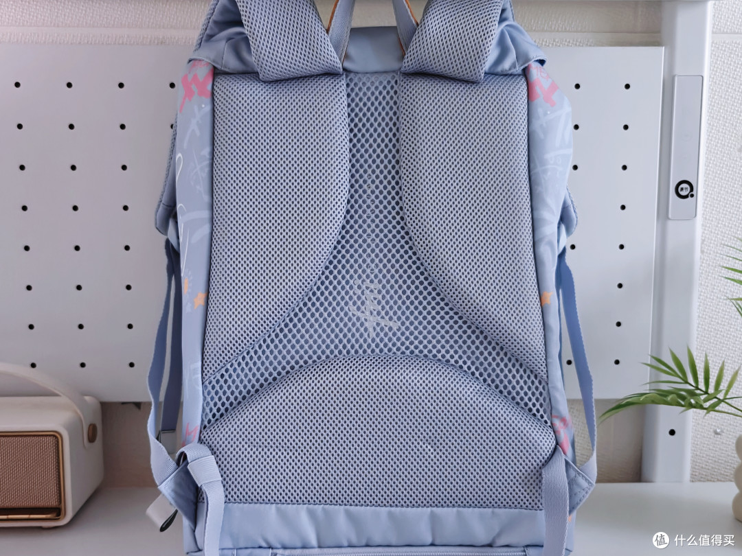 开学季|新初一宝藏装备已就位——好看好用的Frii护脊减负书包