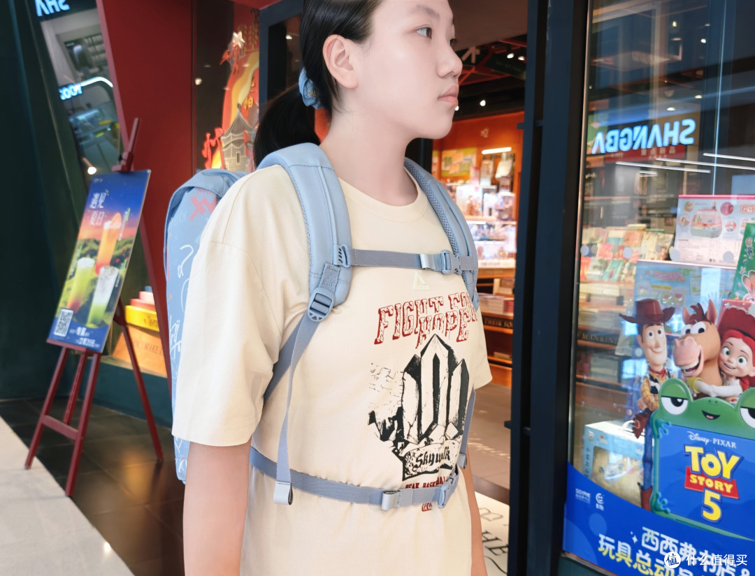 开学季|新初一宝藏装备已就位——好看好用的Frii护脊减负书包