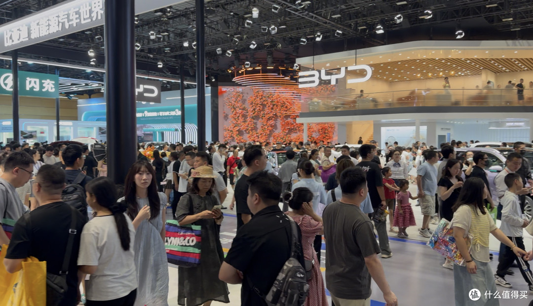 内饰改了,设计水平上来了!方程豹S系列和钛9在成都车展同时亮相