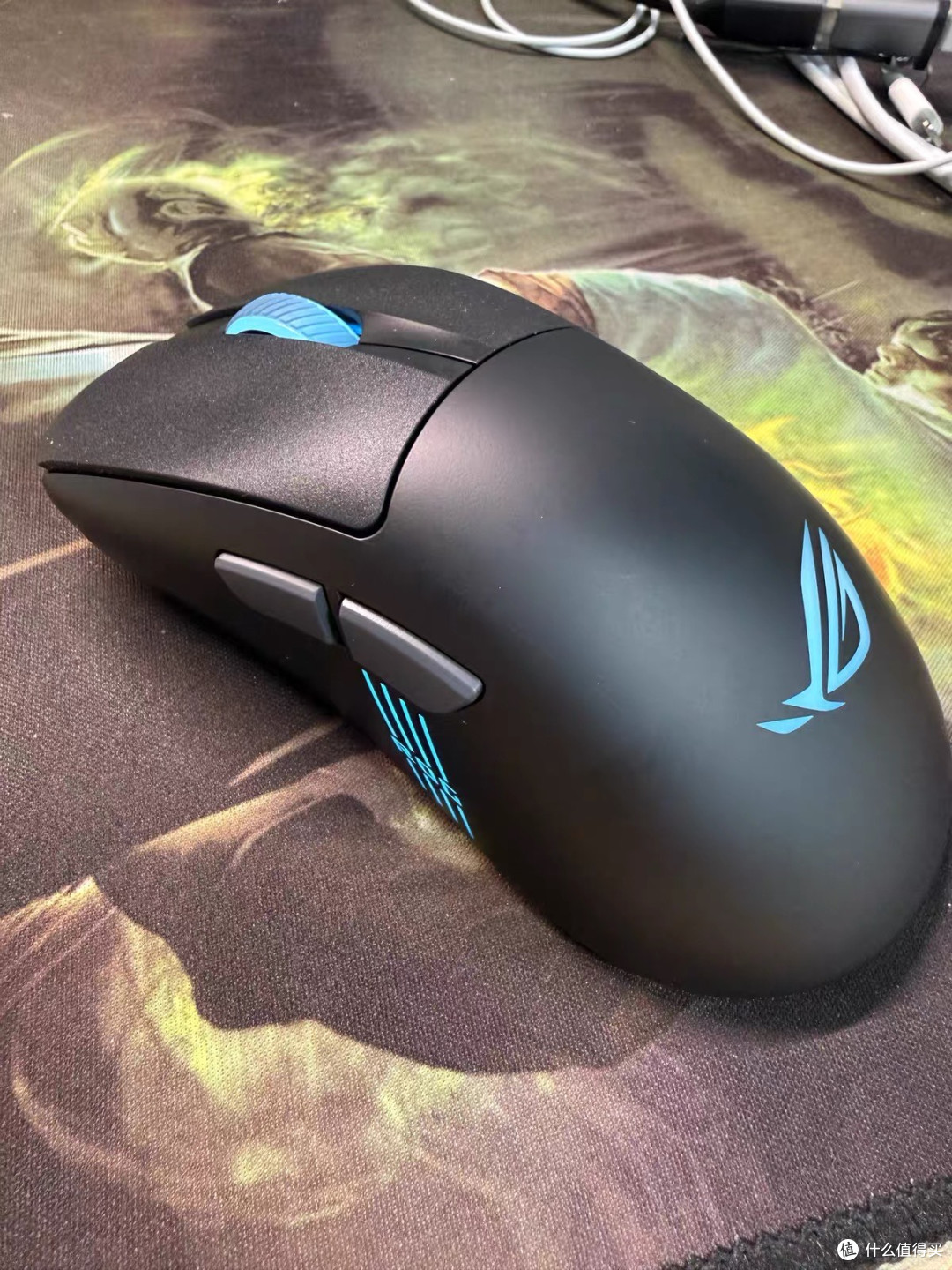 闲鱼捡漏ROG月刃2 RGB:五百出头拿下旗舰右手鼠