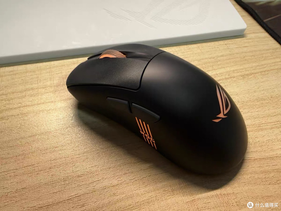闲鱼捡漏ROG月刃2 RGB：五百出头拿下旗舰右手鼠