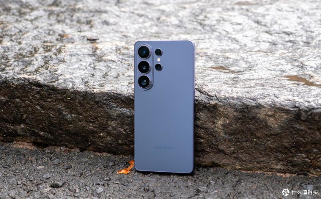 三星Ultra会卖过万元?三星S27 Ultra新爆料:2亿HP6主摄+5700mAh