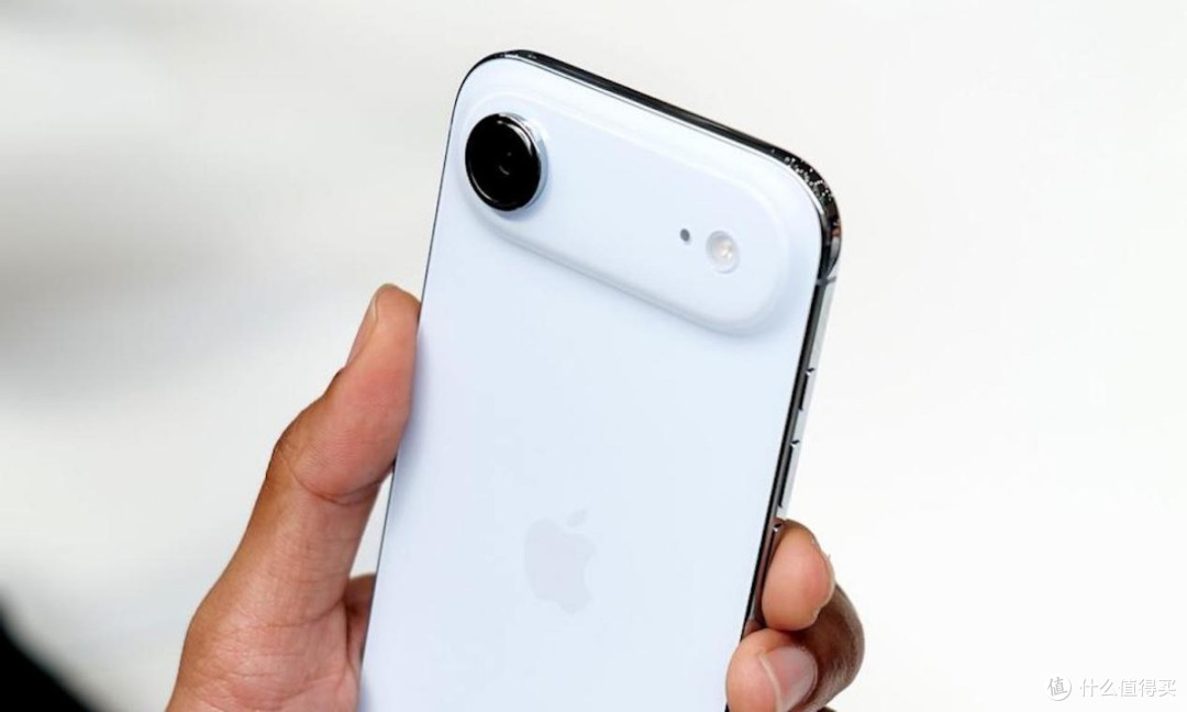 iPhone Air跌破5000元，已比iPhone 17便宜！但只有单摄，选谁？