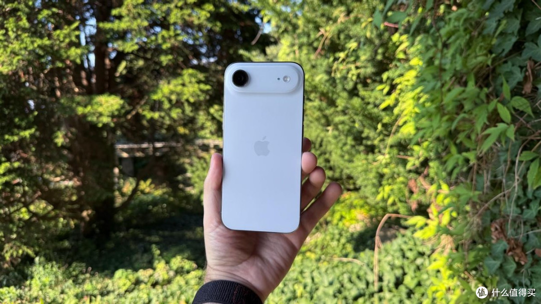 iPhone Air跌破5000元，已比iPhone 17便宜！但只有单摄，选谁？
