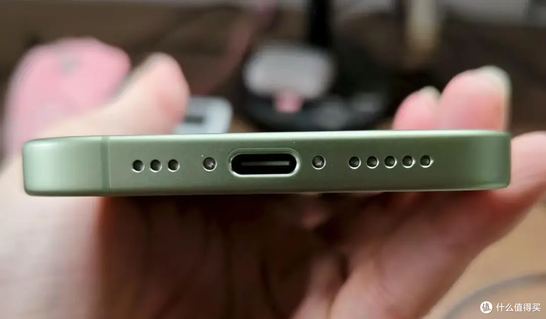 iPhone 18明年发布,现在买iPhone 17还是继续等?看完不纠结