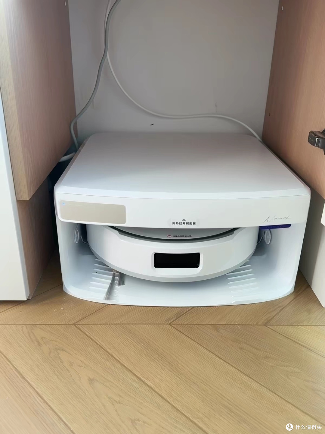 云鲸J6解决顽固污渍清洁难题