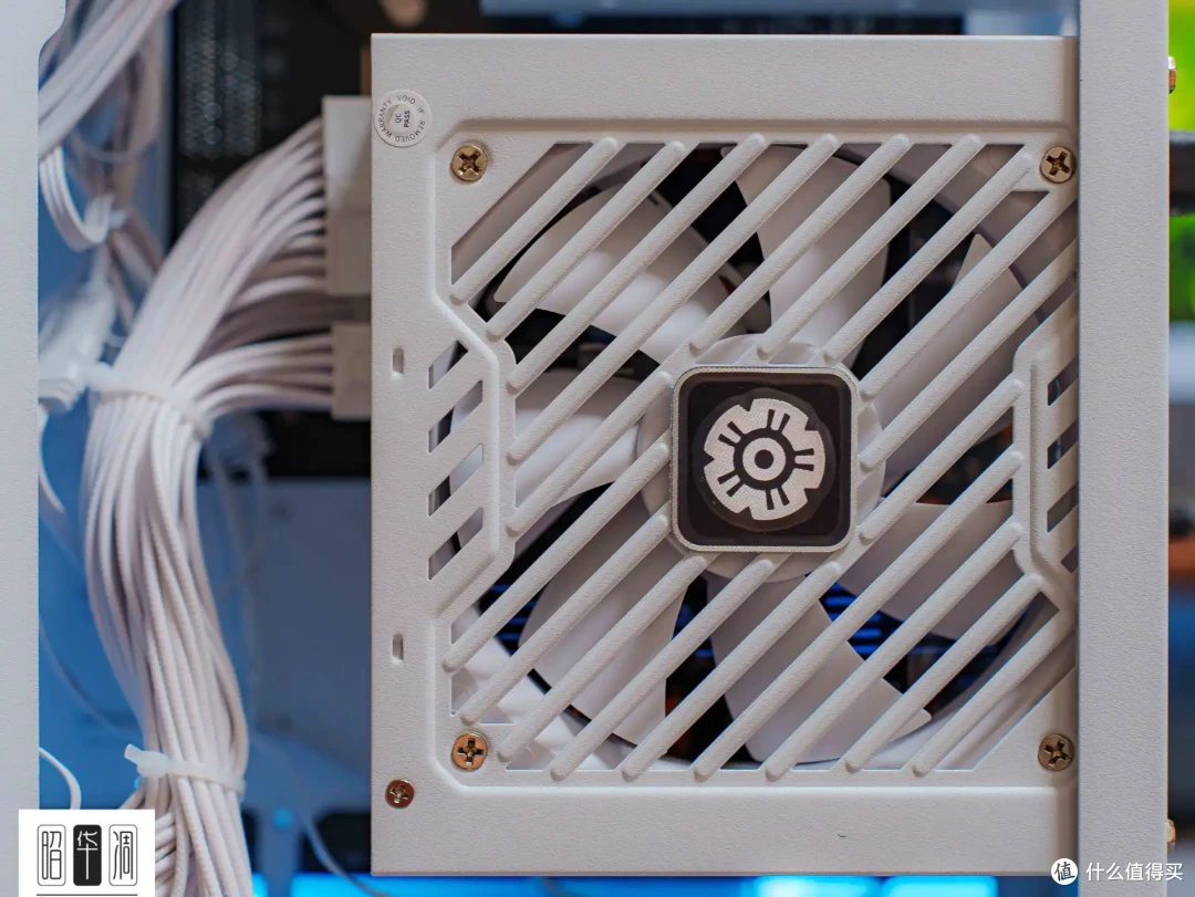 方正美学新标杆！七彩虹B760M超级黑刃+5070ti+乔思伯D34装机