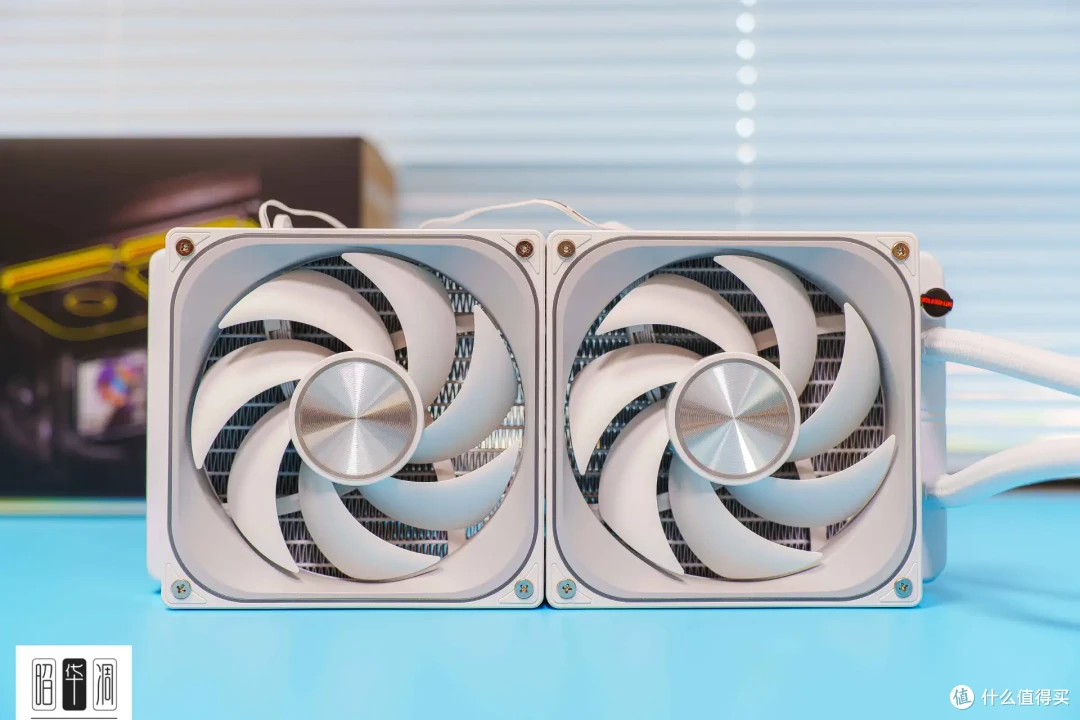 方正美学新标杆！七彩虹B760M超级黑刃+5070ti+乔思伯D34装机