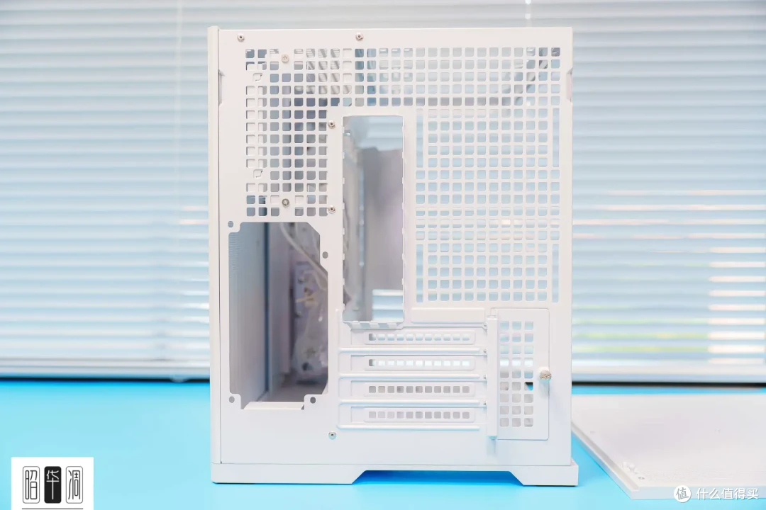 方正美学新标杆！七彩虹B760M超级黑刃+5070ti+乔思伯D34装机