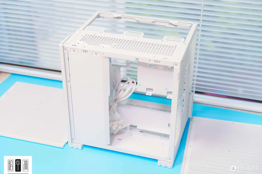 方正美学新标杆！七彩虹B760M超级黑刃+5070ti+乔思伯D34装机