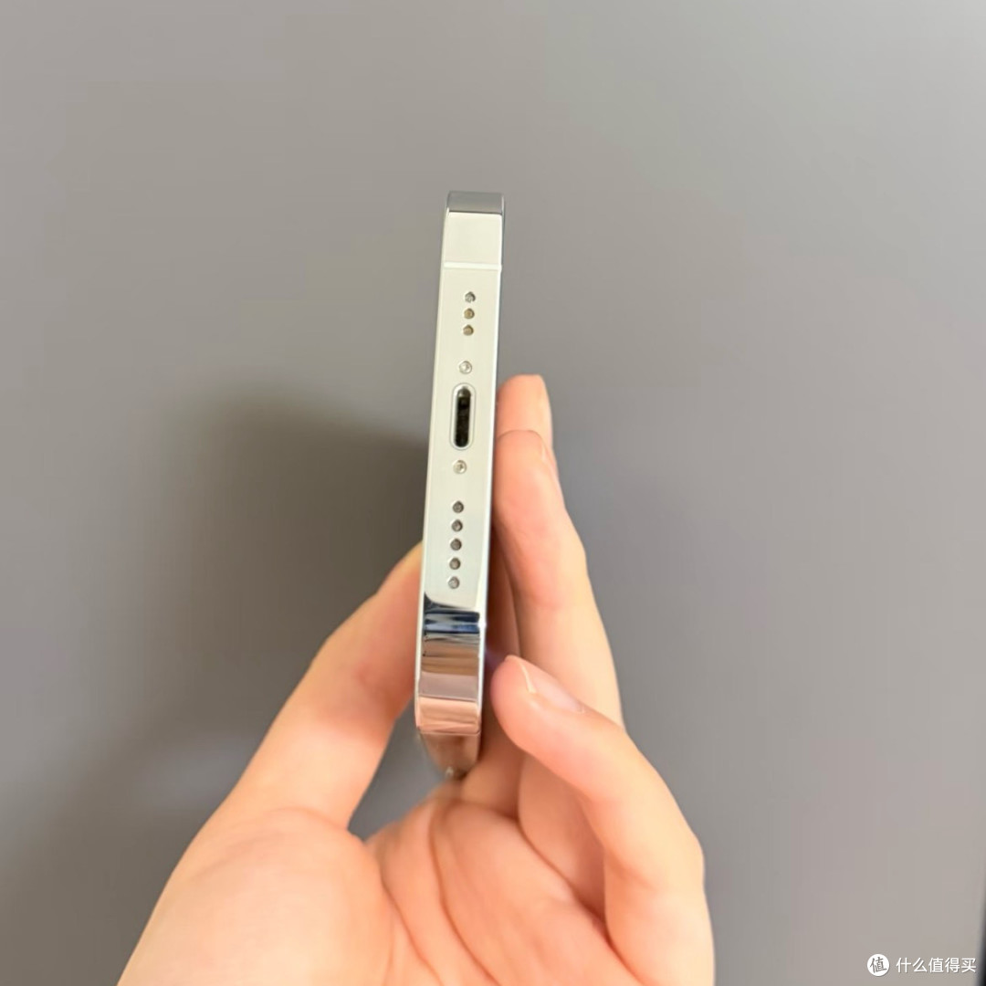 二手的iPhone 14 Pro,续航确实掉得快,但屏幕和影像依然能打