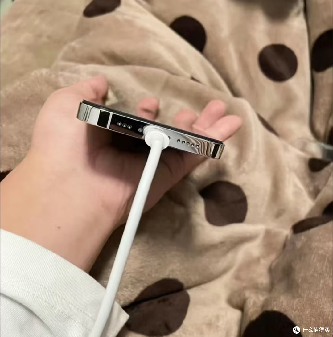 二手的iPhone 14 Pro,续航确实掉得快,但屏幕和影像依然能打