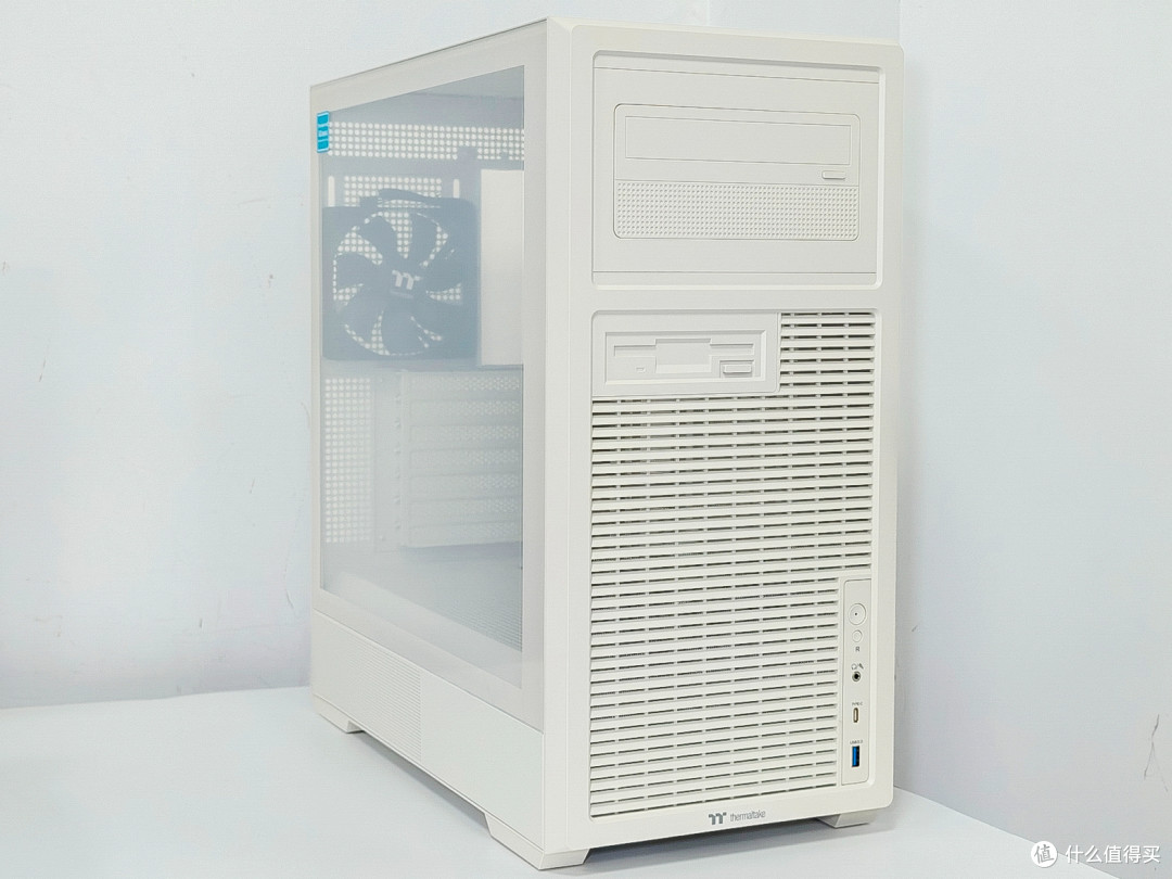 情怀与性能全都要!Tt复古机箱+6寸大屏水冷+白金牌电源装机实测