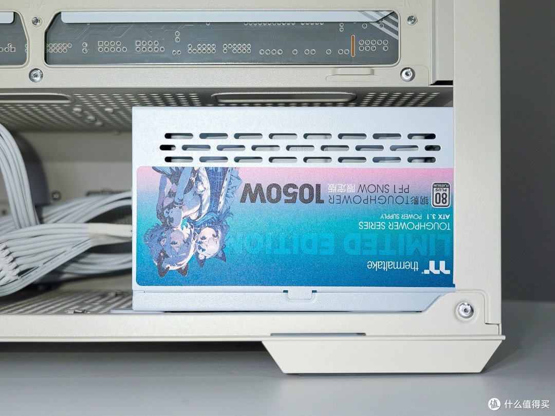 情怀与性能全都要!Tt复古机箱+6寸大屏水冷+白金牌电源装机实测