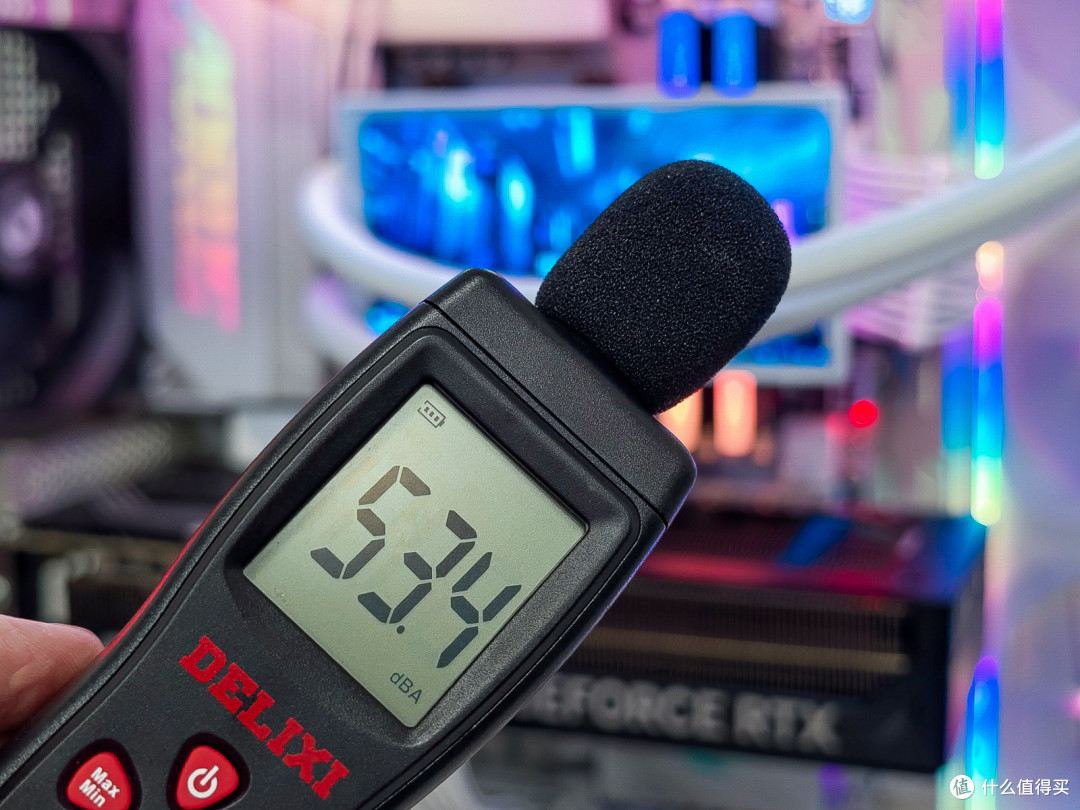 情怀与性能全都要!Tt复古机箱+6寸大屏水冷+白金牌电源装机实测
