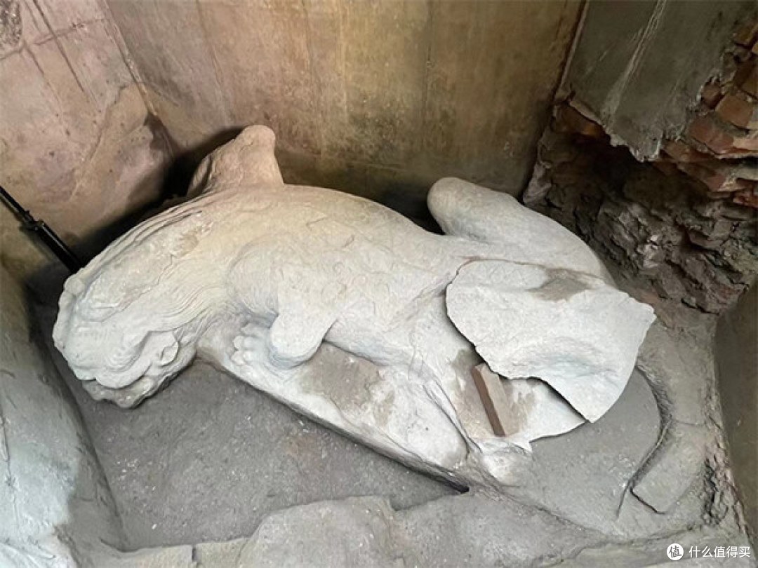 北京正阳桥遗址考古发掘出土的明代石雕镇水兽。图片来源：北京市文物局供图（载于人民网）
