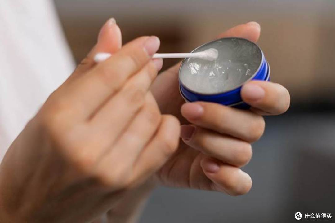 点痣怎么选去疤膏?4款适合面部精细护理的产品分享,清爽又省事