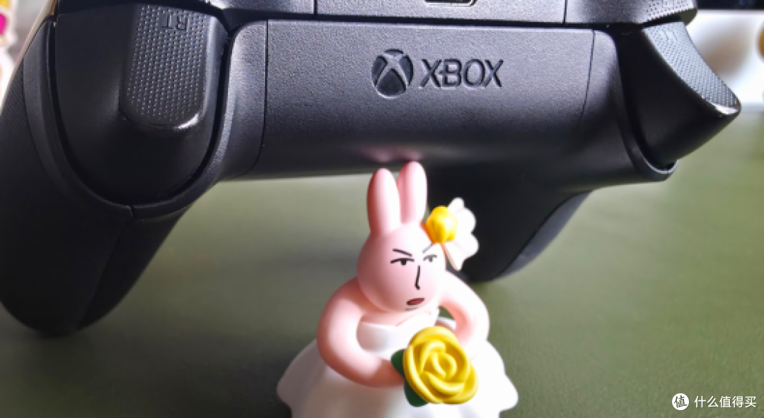 “无脑入”就是XBOX手柄最大谎言!2026年的XBOX手柄还值得买吗?