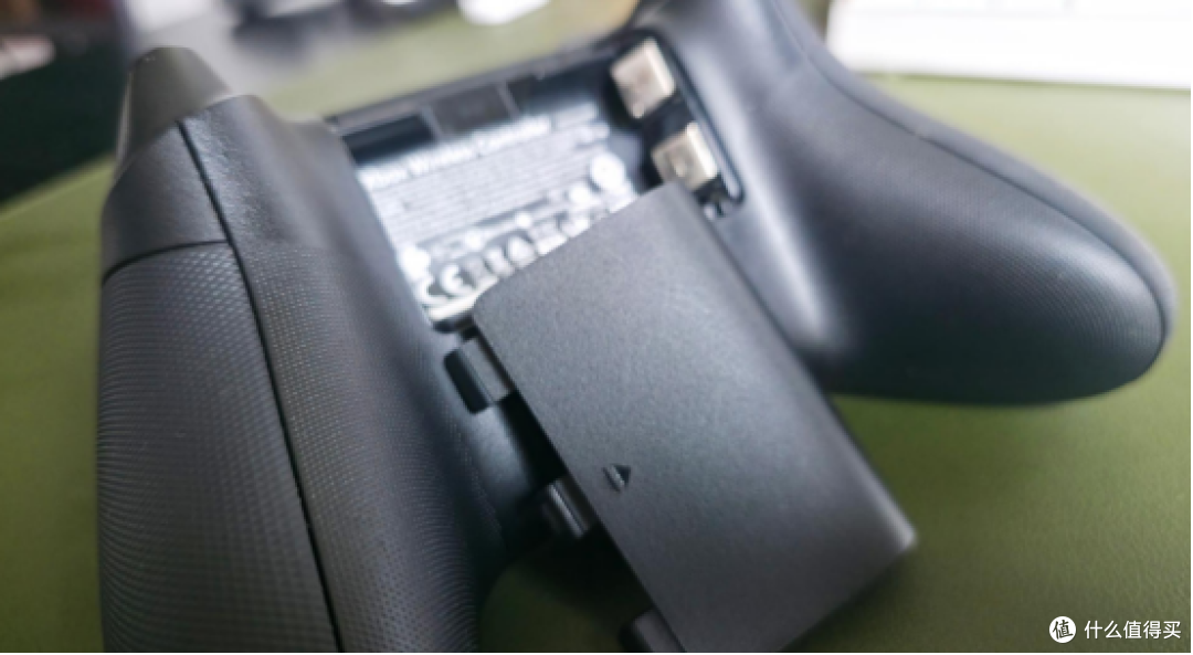 “无脑入”就是XBOX手柄最大谎言!2026年的XBOX手柄还值得买吗?