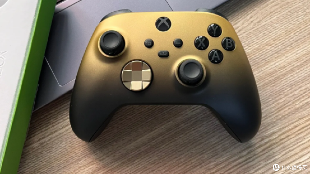 “无脑入”就是XBOX手柄最大谎言！2026年的XBOX手柄还值得买吗？