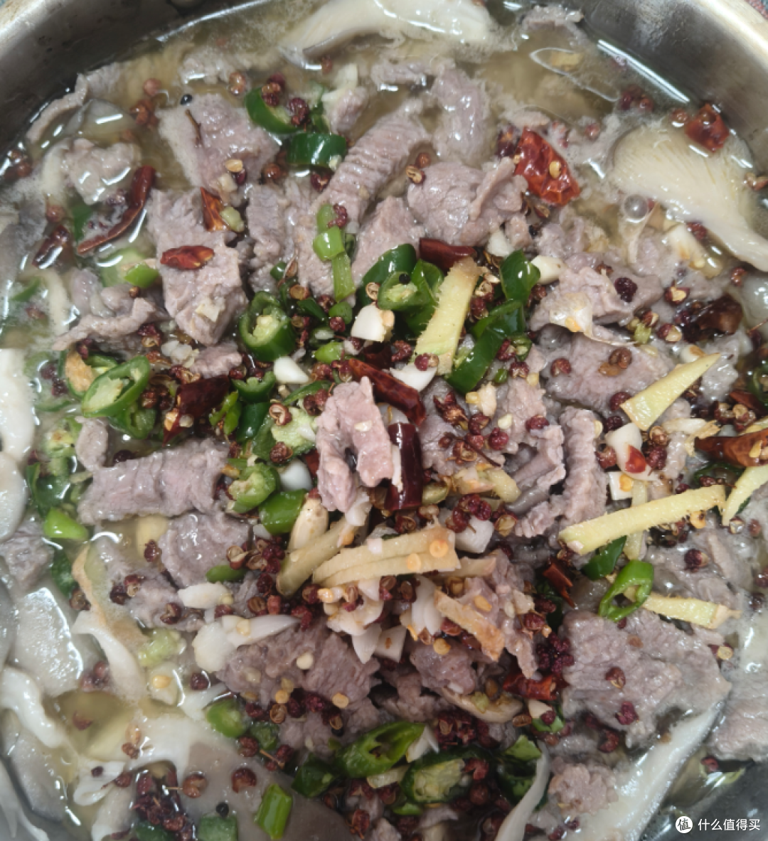 这盆水煮牛肉，里脊肉嫩得不像话